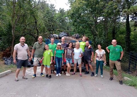 Петата доброволческа кампания в Зоопарк Стара Загора премина под мотото: „Заедно, отдадени на една кауза – любовта към животните!“