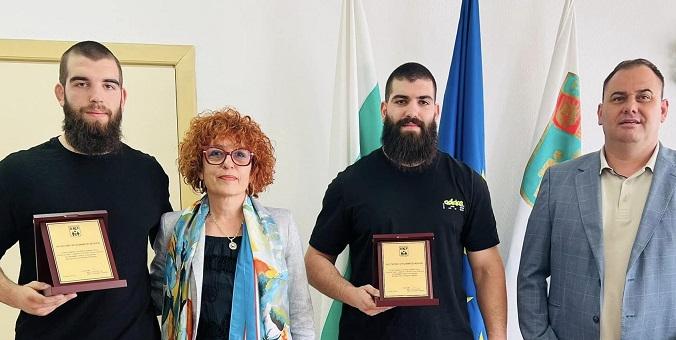 В Раднево връчиха благодарствени плакети на изявени спортисти