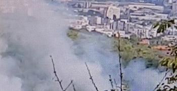 Запалиха се сухи треви над старозагорския квартал "Железник"