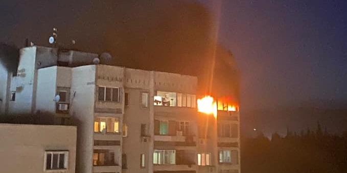 Човешка грешка най-вероятно е причината за големия пожар в жилищен блок в Стара Загора