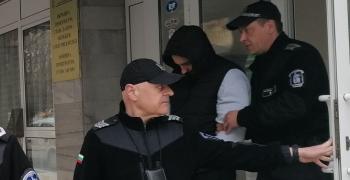 Повдигнаха обвинение срещу двама полицейски служители заради смъртния случай в Казанлък