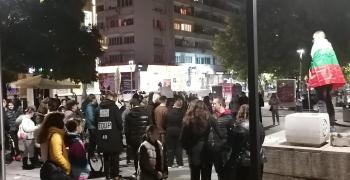 В Стара Загора отново протестираха срещу зеления сертификат и тестването на учениците