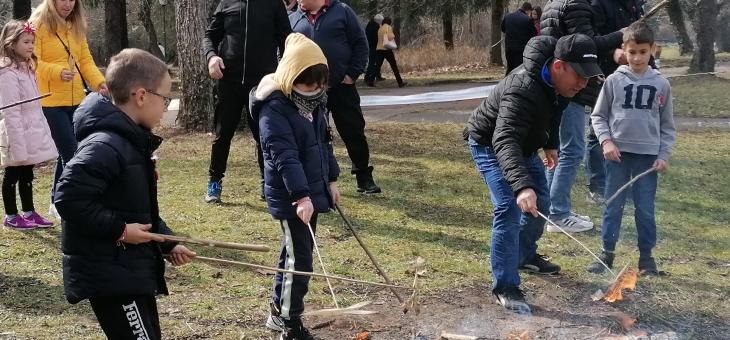 Огън, руски и български песни на Старозагорските минерални бани