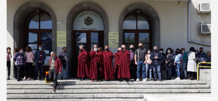 Мълчалив протест пред Съдебната палата в Стара Загора