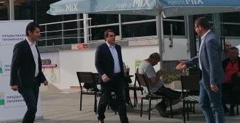 Кирил Петков и Асен Василев се срещнаха със симпатизанти в Стара Загора
