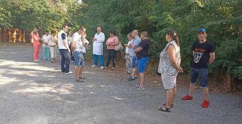 Служители на Психиатричната болница в Раднево излязоха на протест