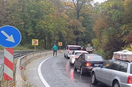 Аварирал камион край Италианския мост предизвика задръстване