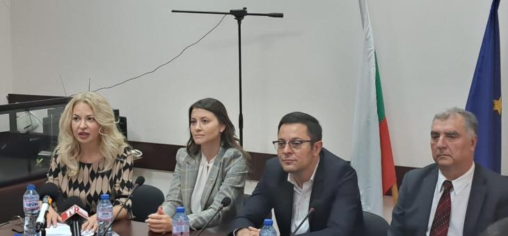  Министър Пулев: Хората и бизнесът не трябва да са заложници на политически кризи