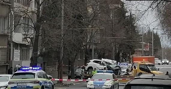 Какво е състоянието на пострадалите при тежката катастрофа в Стара Загора?