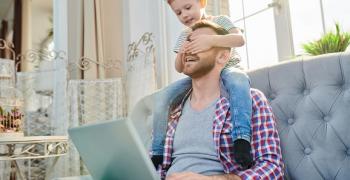 Проучване сред родители: Работата близо до дома е ключова за грижата за децата през лятната ваканция