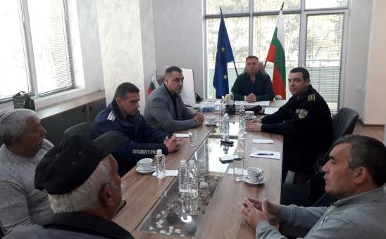 Разселват семействата на участниците в масовото сбиване в Казанлък