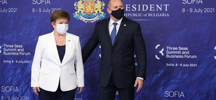 Започна срещата на върха "Три морета" 