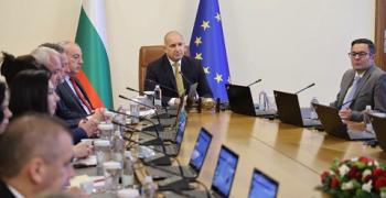 Румен Радев: Въвеждаме на практика пълна забрана на рекламата за хазарт