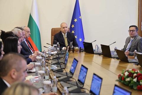 Румен Радев: Въвеждаме на практика пълна забрана на рекламата за хазарт