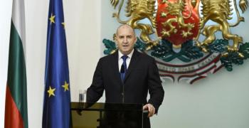 Президентът Радев подаде оставка