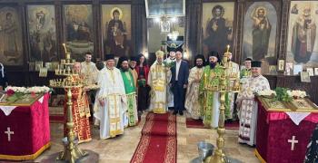 На Петдесетница - митрополит Киприан служи в Свиленград и подстрига за иподякон бежанец от Африка