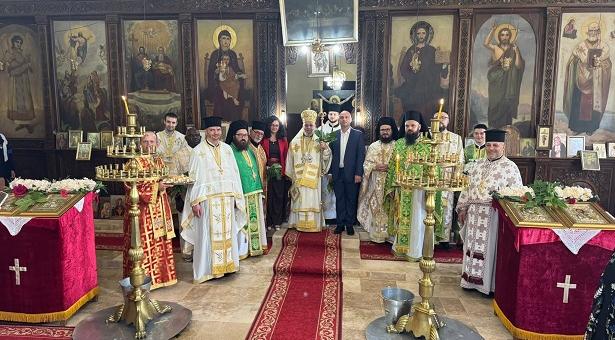 На Петдесетница - митрополит Киприан служи в Свиленград и подстрига за иподякон бежанец от Африка