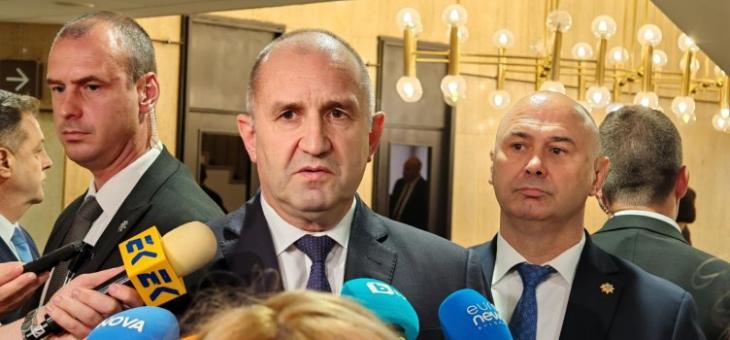 Румен Радев категоричен: Няма да се замразява минималната работна заплата