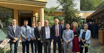 Двама старозагорци получават стипендии за обучение по програма за изкуствен интелект