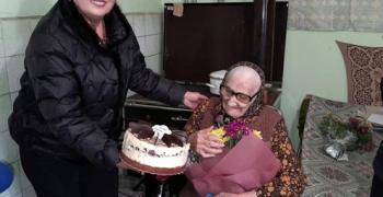 Рожден ден: Баба Севда стана на 105 години