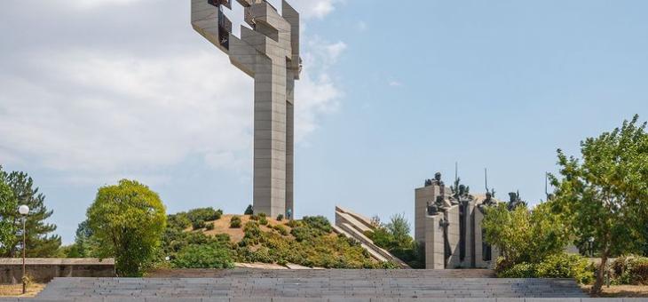 Стара Загора се покланя пред паметта на бранителите си