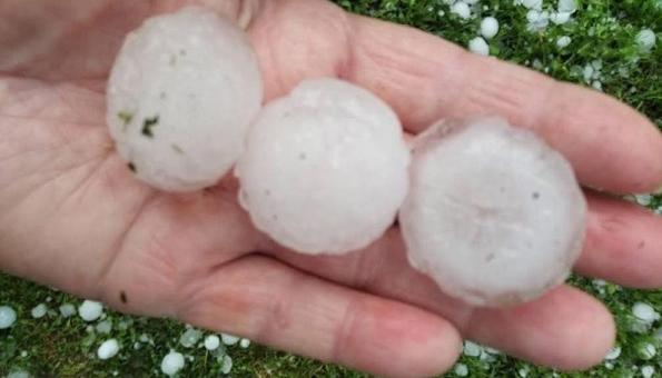 Силна гръмотевична буря в райони на България