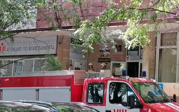 Областната администрация в Стара Загора остава затворена до края на деня заради сигнал за взривно устройство