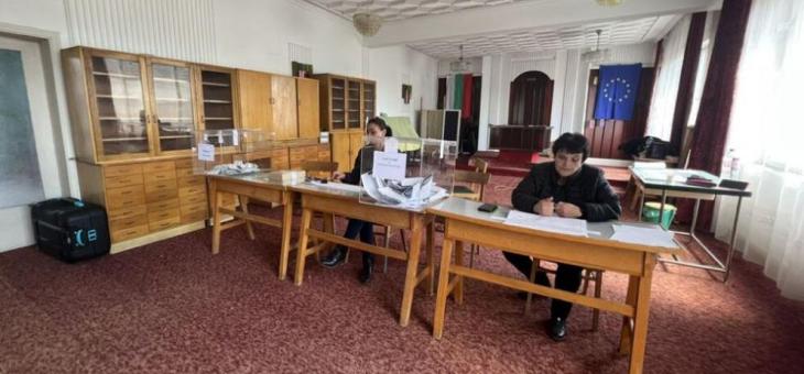 Отстраниха член на СИК в Габарево, пристигнал в секцията пиян