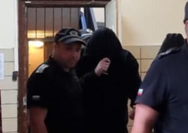 Районният съд в Стара Загора остави в ареста двамата мъже, задържани заради измами с кредити