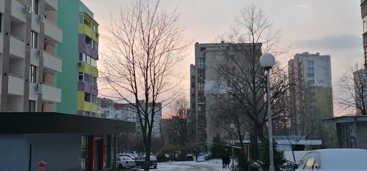 В Стара Загора понеделник дойде със сняг