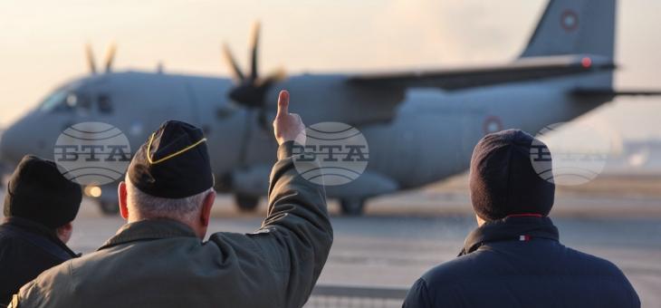 Самолет "Спартан" излетя за Турция с около 20 спасители 