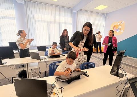 Нов STEM център отвори врати за учениците в ОУ „Христо Ботев“ в село Хрищени      