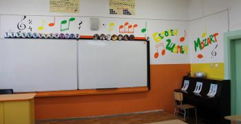В Стара Загора преподаватели обновяват училището си