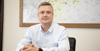 Заместник-кметът Радостин Танев: През месец юни предстои следващото третиране срещу боровата процесионка