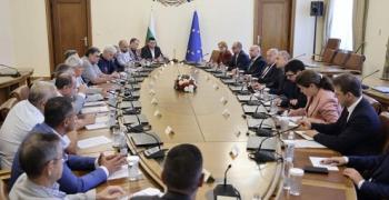 Румен Радев пред синдикатите: Работим за съхраняването на ТЕЦ-овете и въгледобива