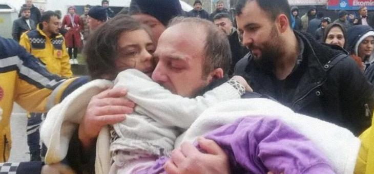 След 7 часа под руините в Турция: Спасиха 5-годишно момиченце