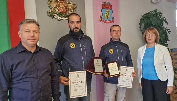 Отличиха казанлъшки пещерни спасители