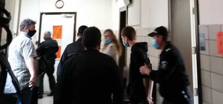 Съдът определи: Домашен арест с електронна гривна за 18-годишния шофьор, блъснал трите млади жени в Стара Загора 