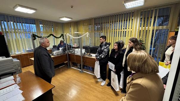Областният управител на Стара Загора посрещна ученици от СУ „Васил Левски“ гр. Гълъбово и ги запозна с дейността на администрацията