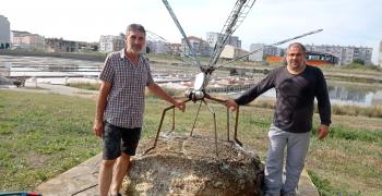 В Поморие поставиха скулптура на водно конче
