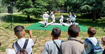 Радичковите врабчета гостуваха на 1 юни в зоопарка в парк "Митрополит Методий Кусев"