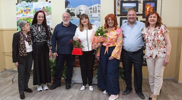 Във Второ ОУ  „Петко Р. Славейков" наградиха участници  в националния конкурс  „Ще обичам аз от сърце таз земя и тоз народ!“