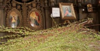 Дезинфекцират казанлъшките храмове утре и в събота 