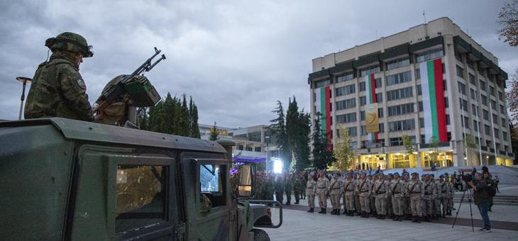 Празнични илюминации озариха небето над Стара Загора