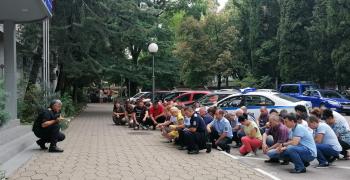 Старозагорски полицаи отдадоха почит на загиналите им колеги при тежкия инцидент в Бургас