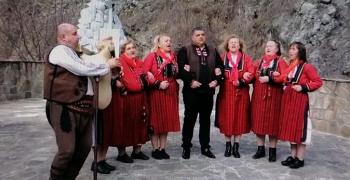 Кмет на родопско село написа песен за Доналд Тръмп