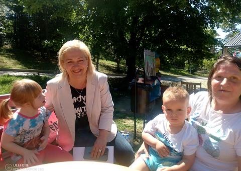 За трета година фестивалът „Заедно с усмивка“ събира деца, семейства и приятели в подкрепа на приемането и социалното включване