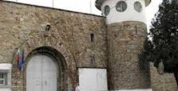 Двама затворници избягаха от затвора в Стара Загора