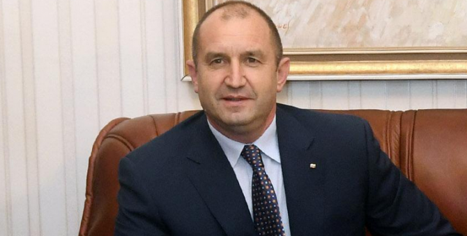 Президентът подписа указа за назначаването на Гешев