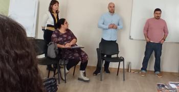 Открит урок: „синя стая“ за изслушване на деца